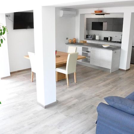 Apartment Cecil อิซอลา ภายนอก รูปภาพ