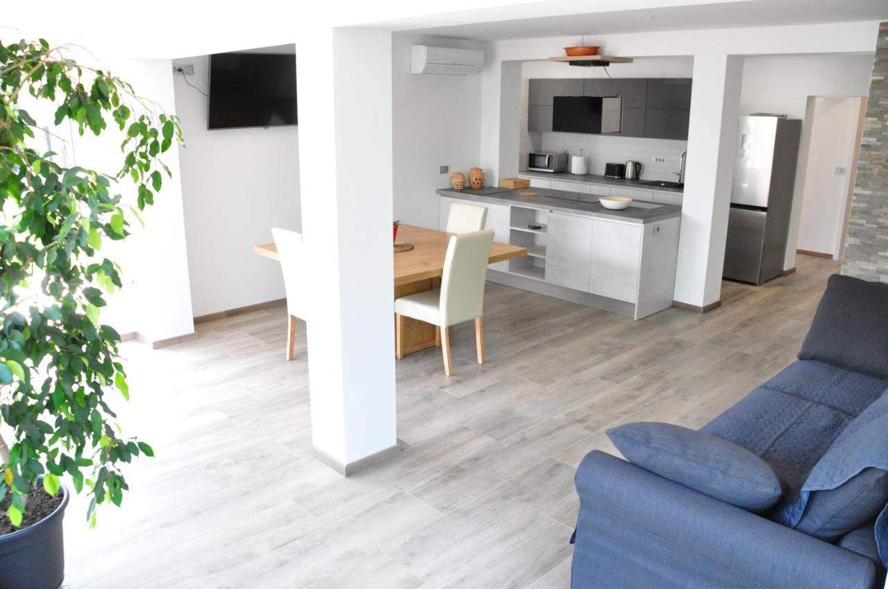 Apartment Cecil อิซอลา ภายนอก รูปภาพ